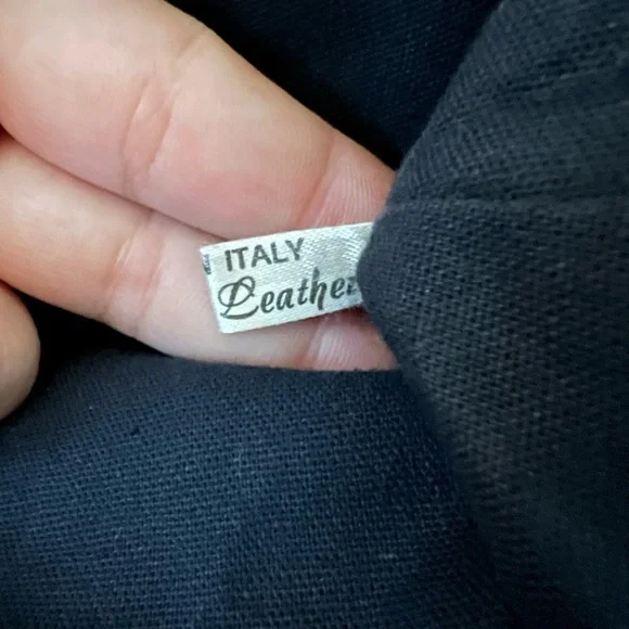 Elegant Black and Blue Shoulder Bag with Victorian Motifs - Picture 9 of 9